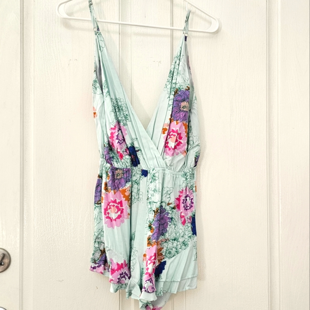 NWT Cotton Candy LA Romper in S